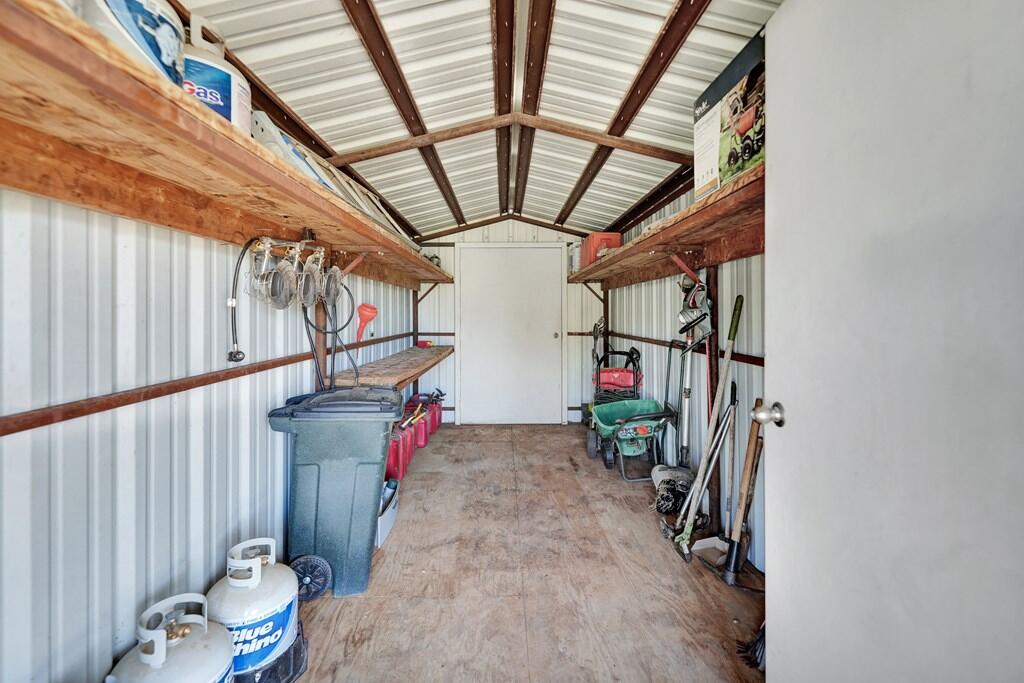 4513 Robin Lane