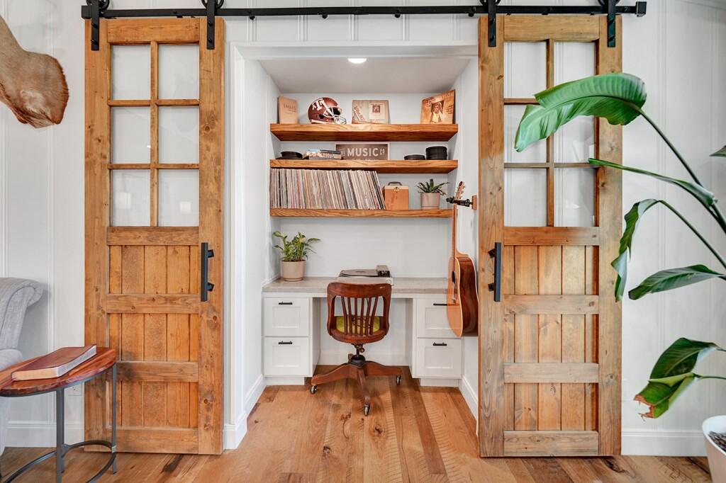 4513 Robin Lane