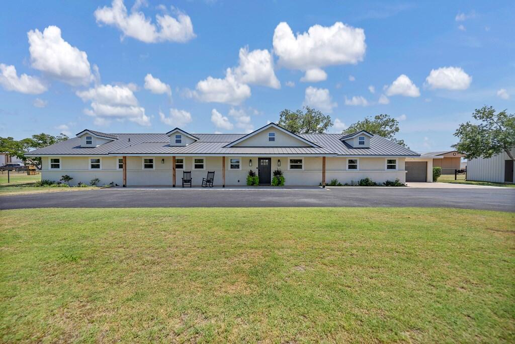 4513 Robin Lane