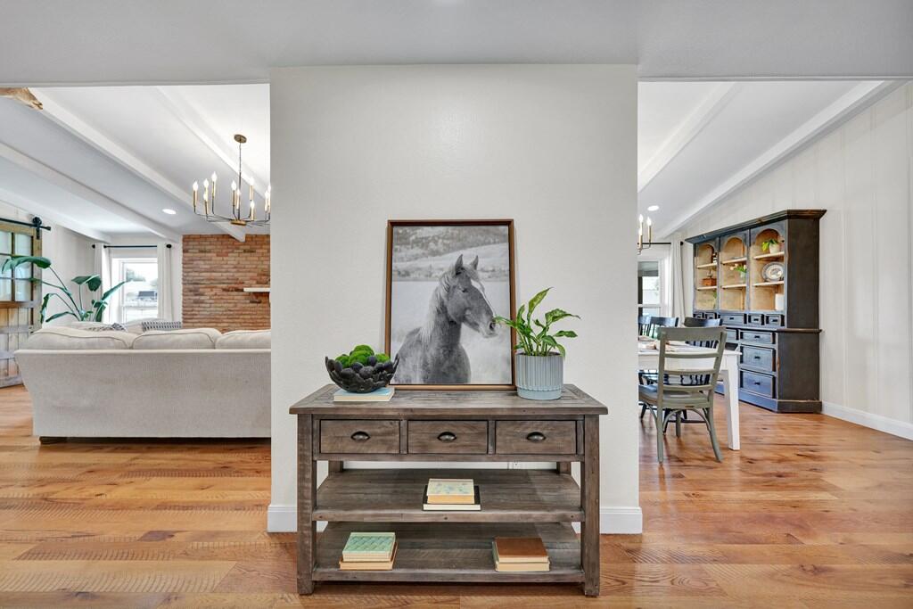 4513 Robin Lane
