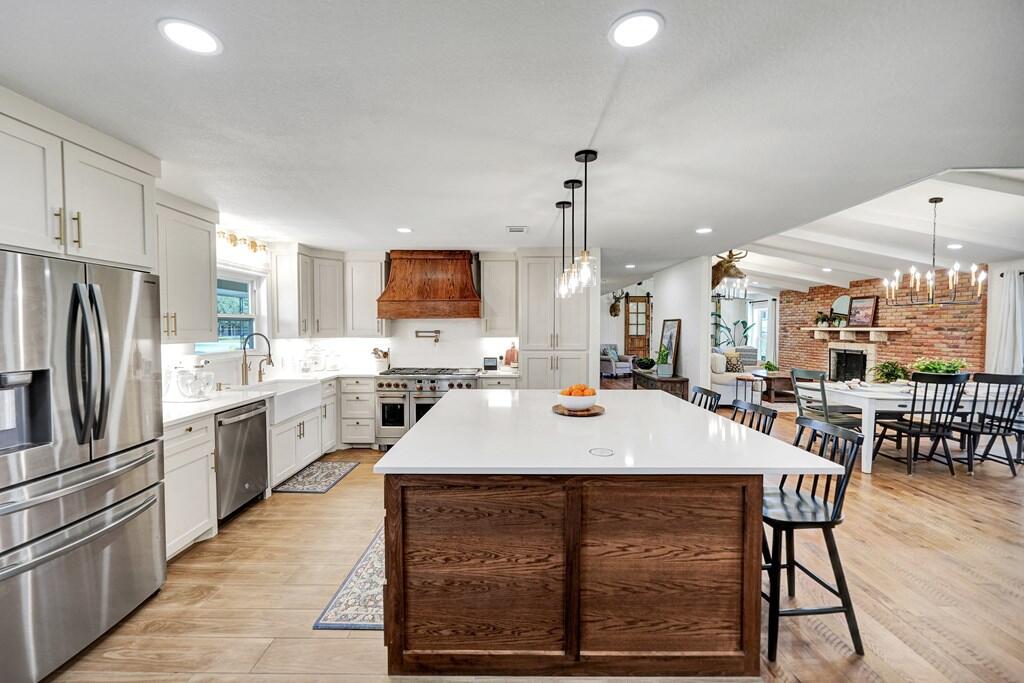 4513 Robin Lane