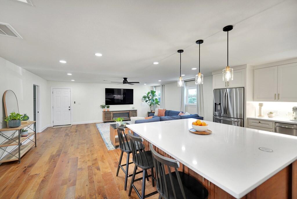 4513 Robin Lane
