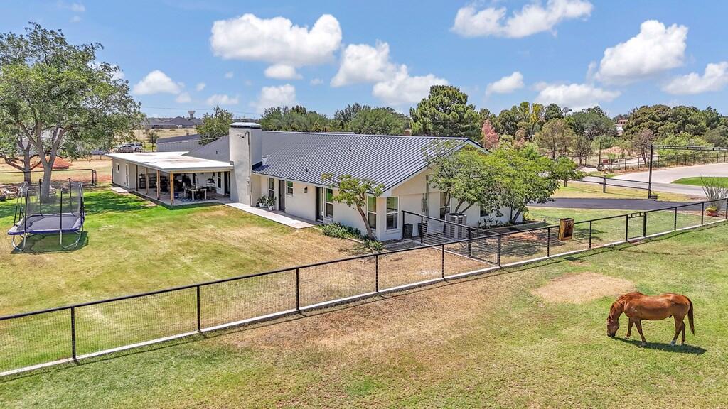 4513 Robin Lane