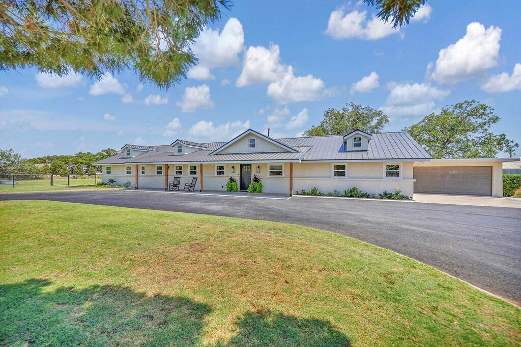4513 Robin Lane