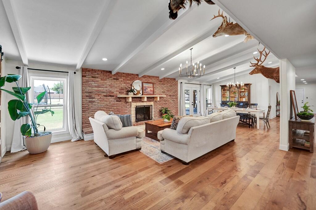 4513 Robin Lane