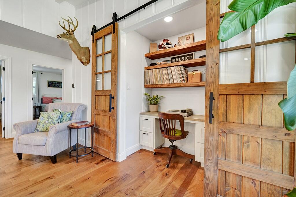 4513 Robin Lane