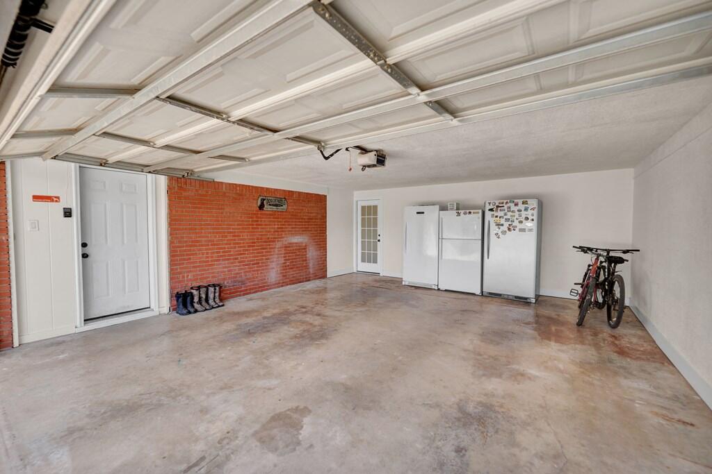 4513 Robin Lane