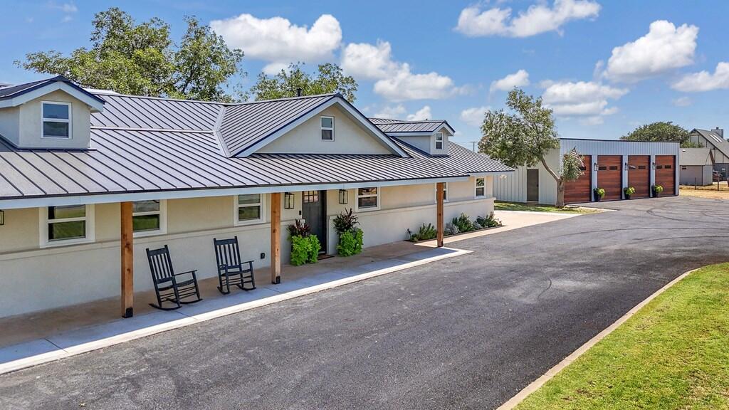 4513 Robin Lane