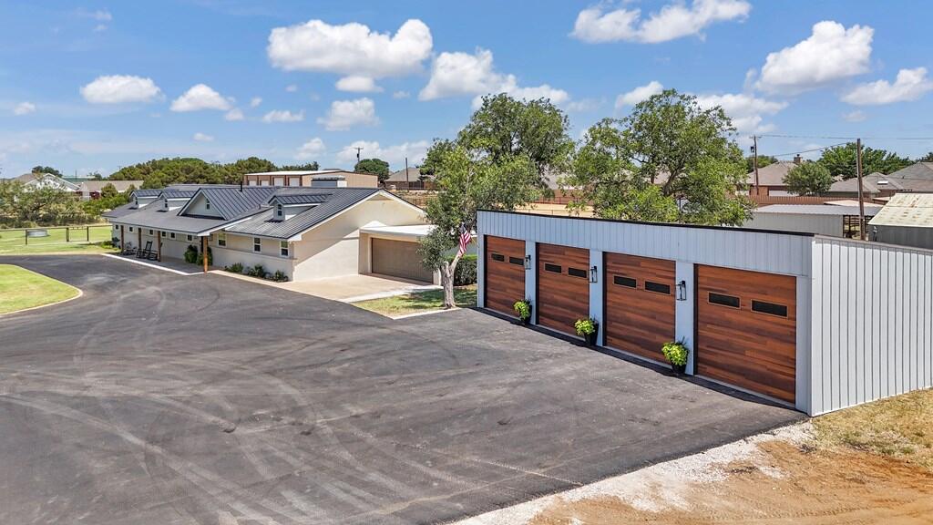 4513 Robin Lane