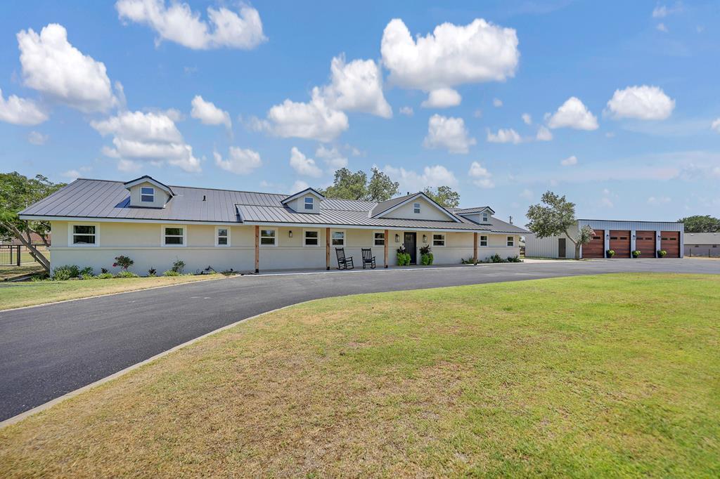 4513 Robin Lane