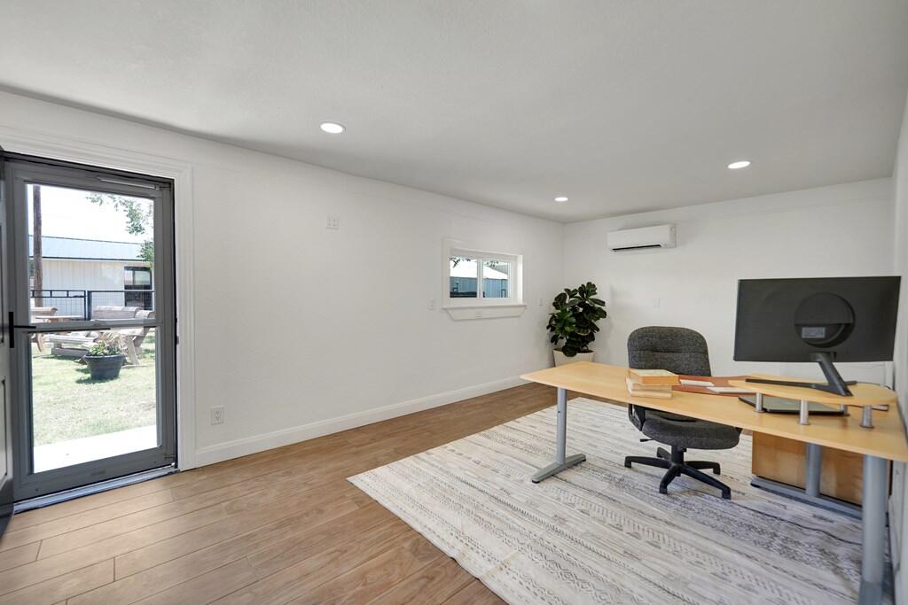 4513 Robin Lane