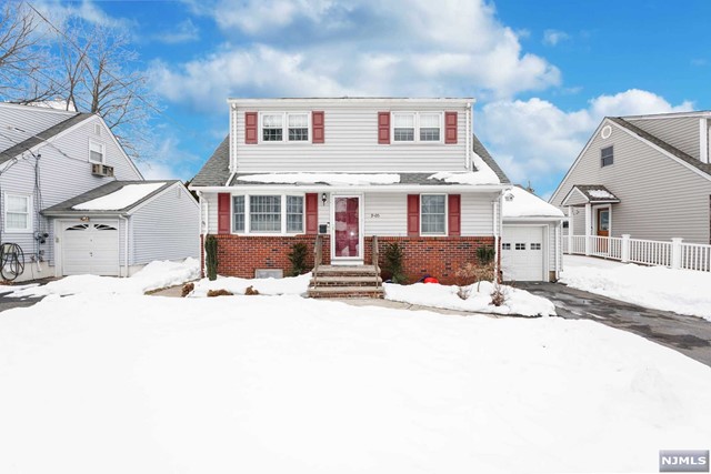 9-05 Essex Place