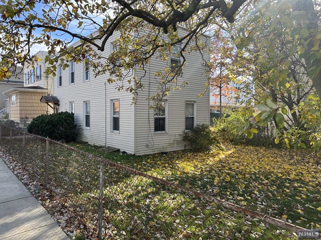 289 Front Street