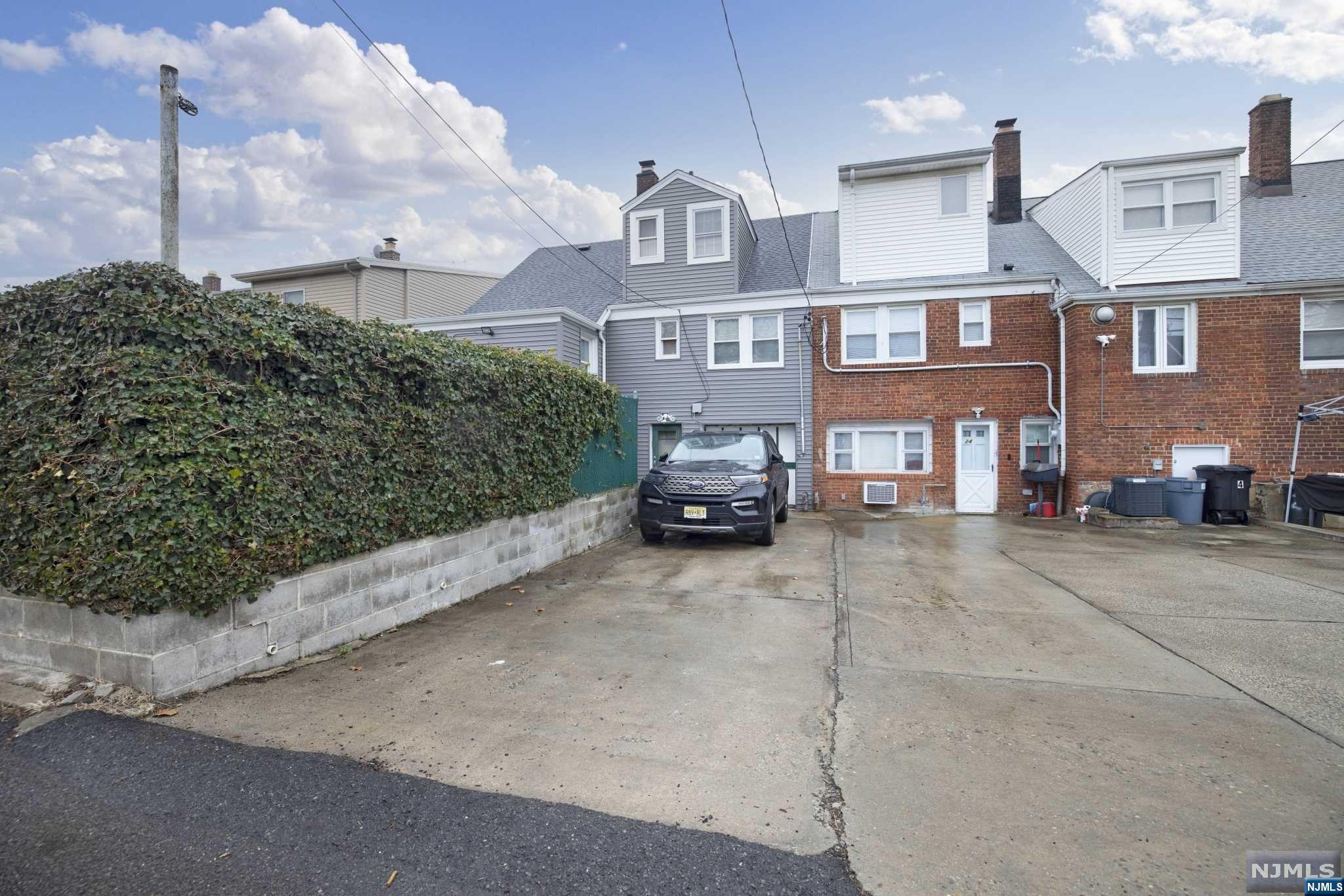 22 Parkside Lane
