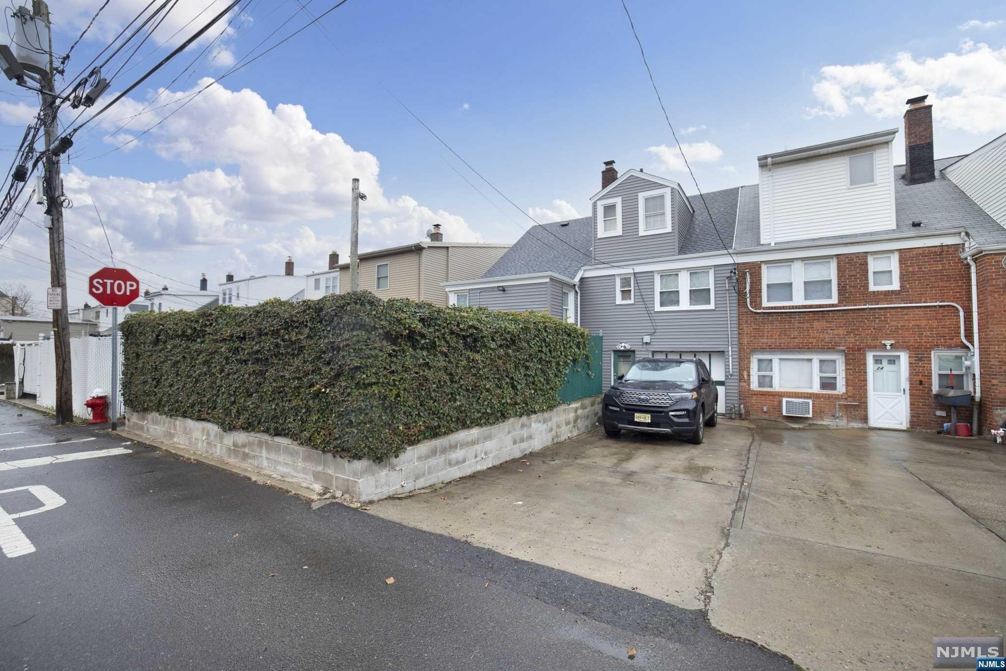 22 Parkside Lane