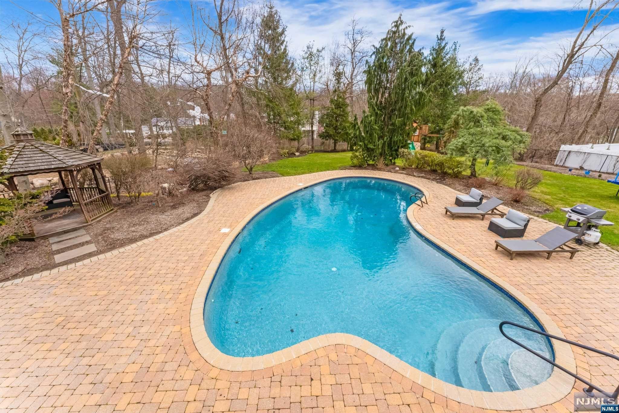 59 Tam O Shanter Drive
