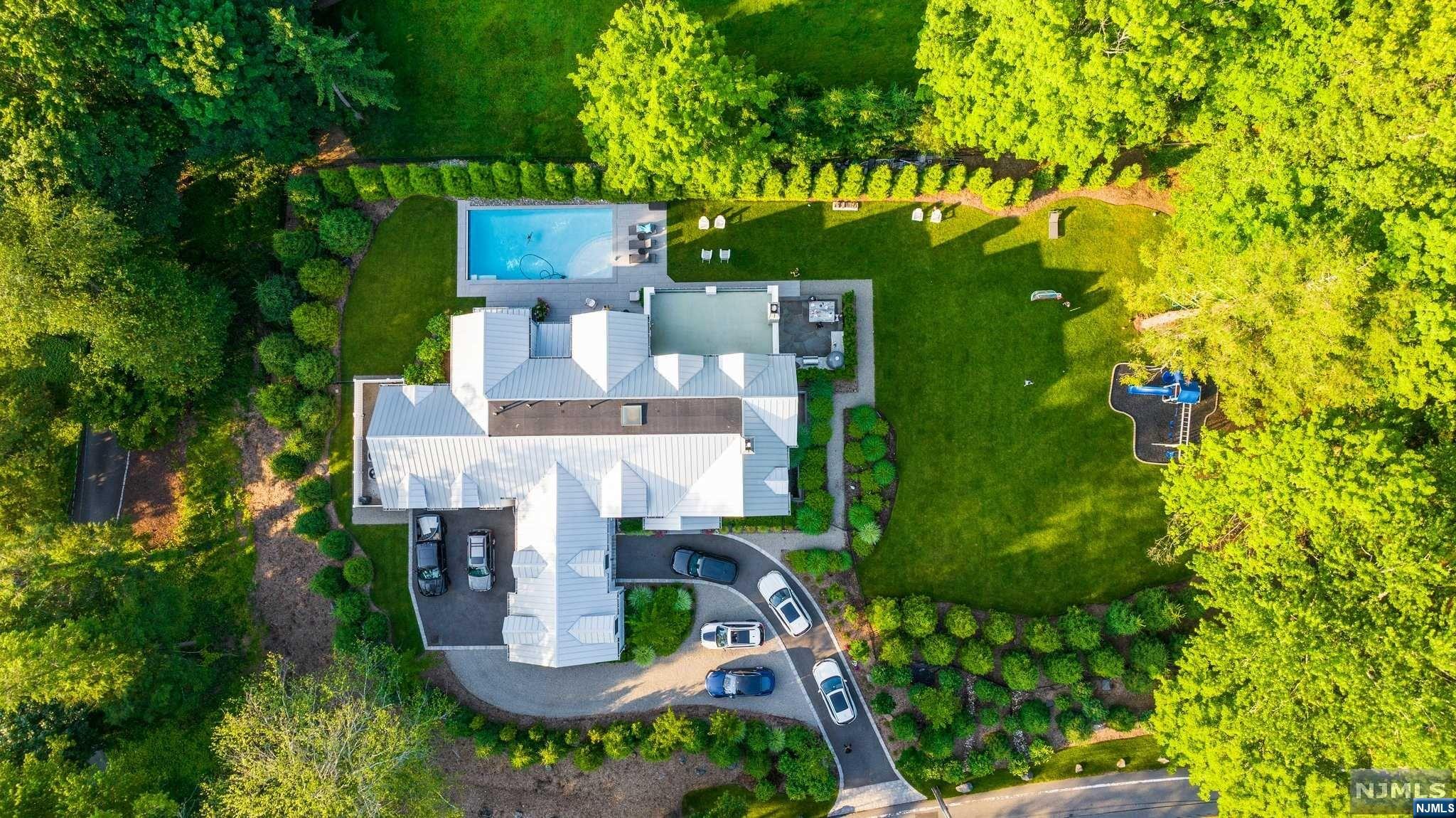 324 Hardenburgh Avenue