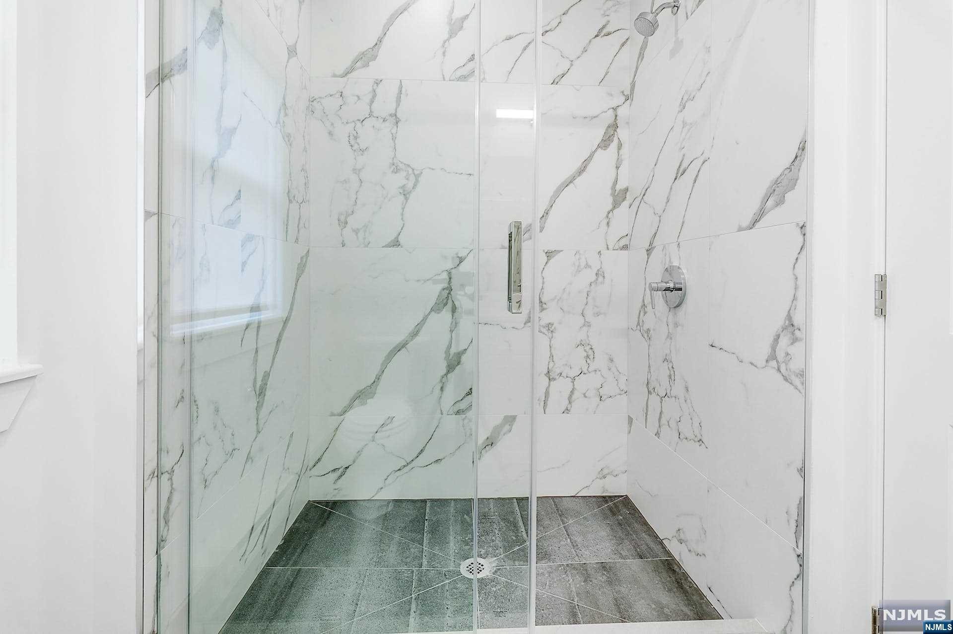 74 Clarendon Place 204