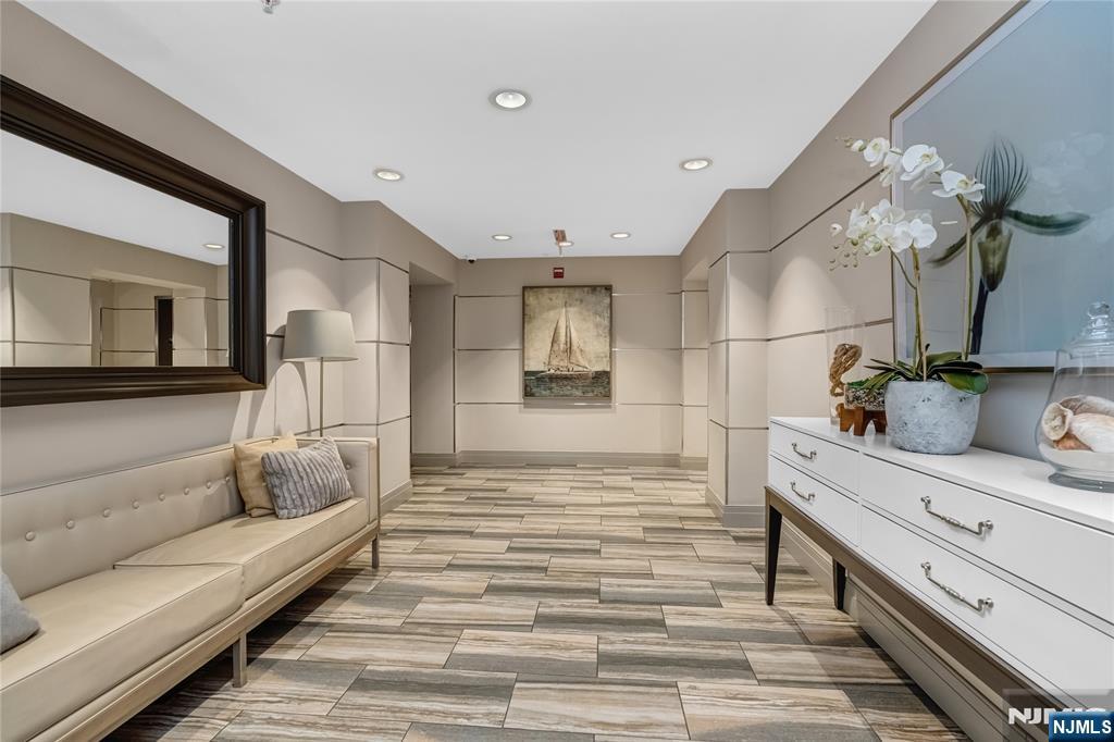 55 Melrose Terrace 306