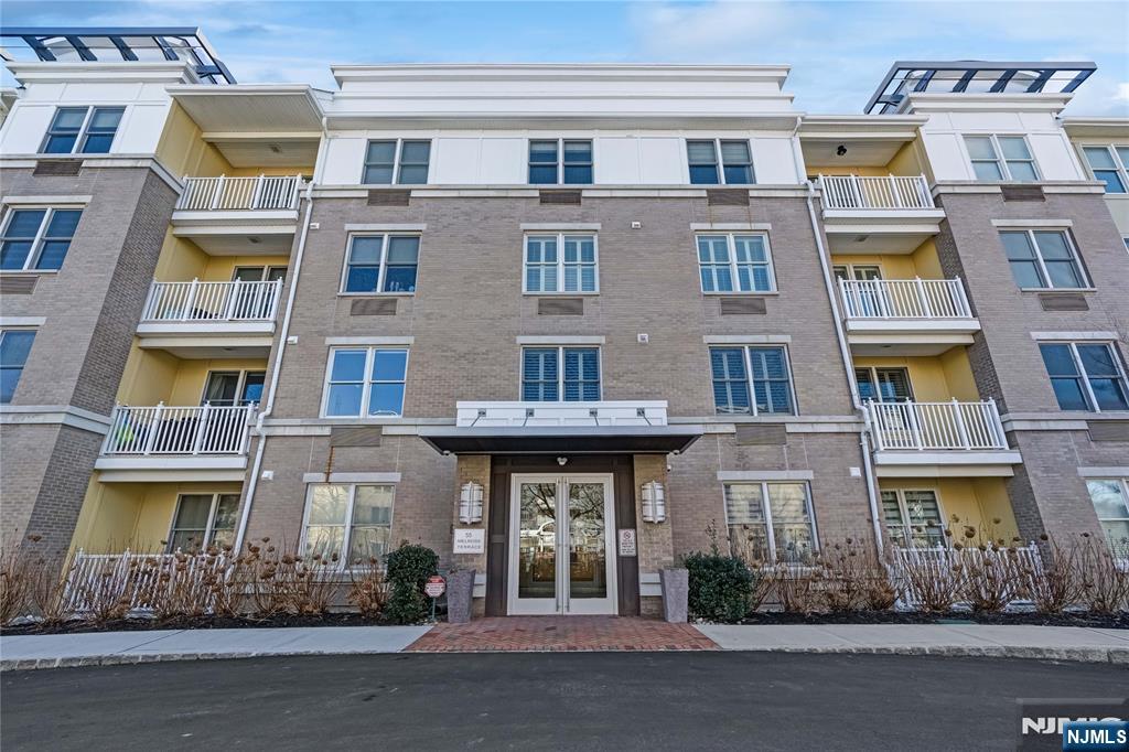 55 Melrose Terrace 306