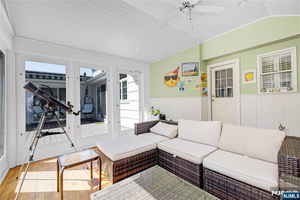 329 Dunham Place