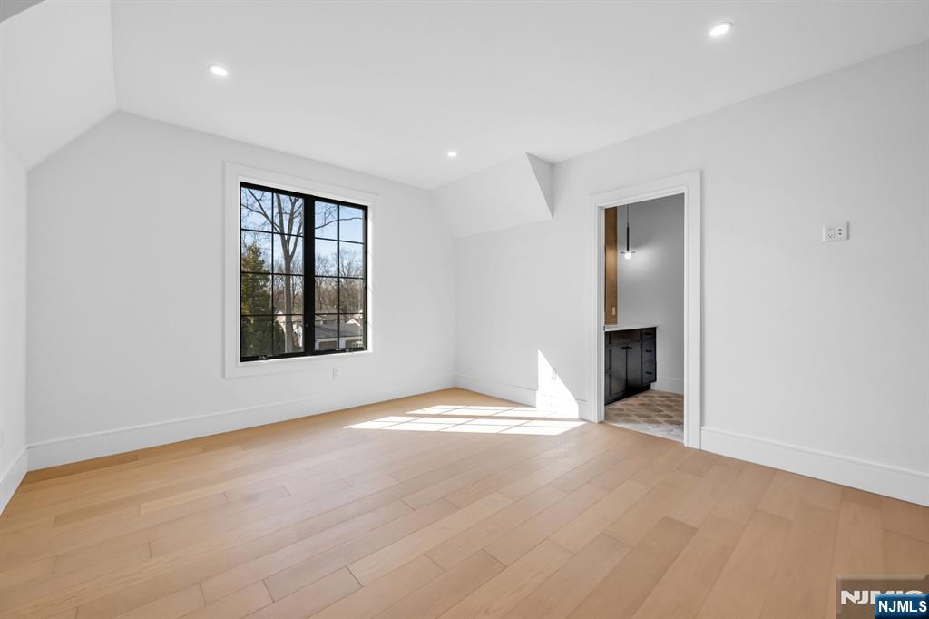 532 Burlington Street