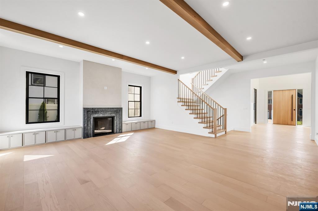 532 Burlington Street