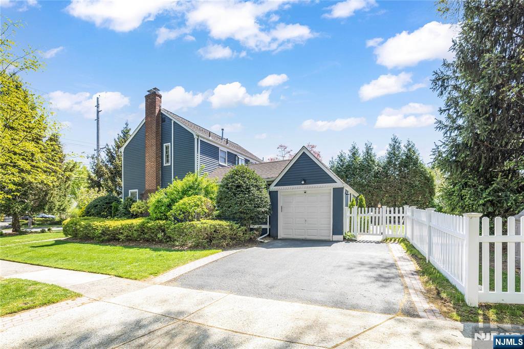 700 Ackerman Avenue