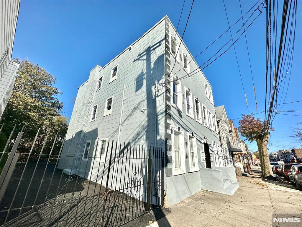 192 Ridge Street