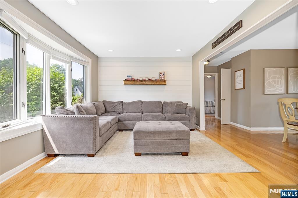 41 Oakley Way