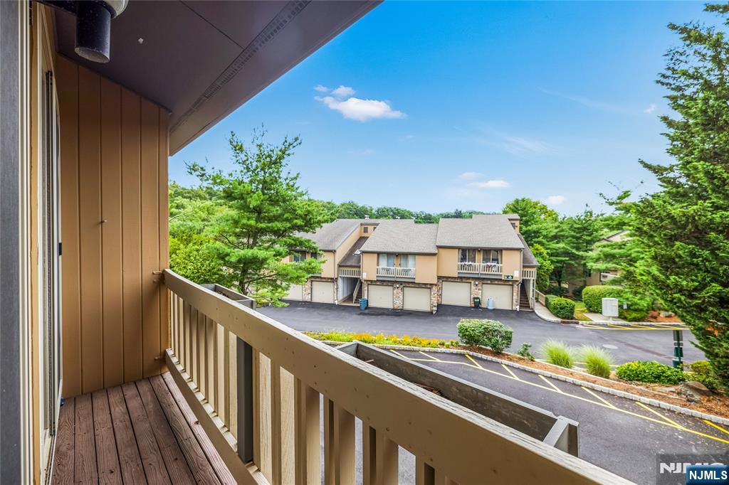 8 Larkin Circle