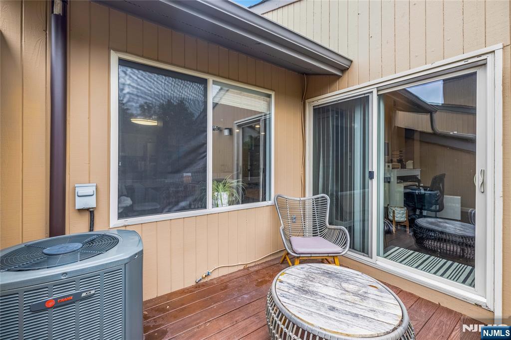 8 Larkin Circle