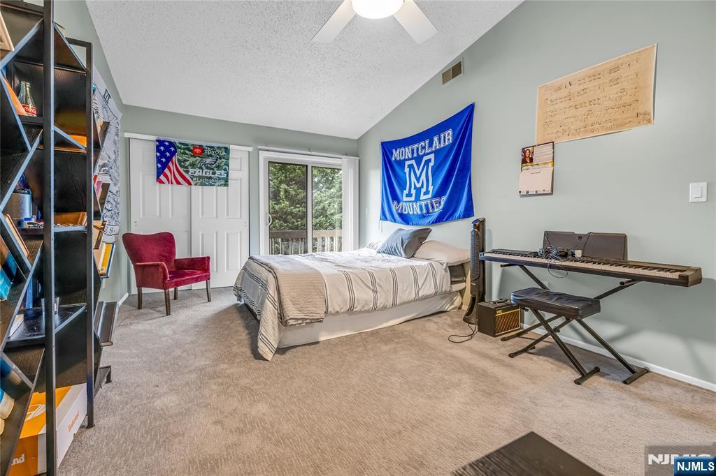 8 Larkin Circle