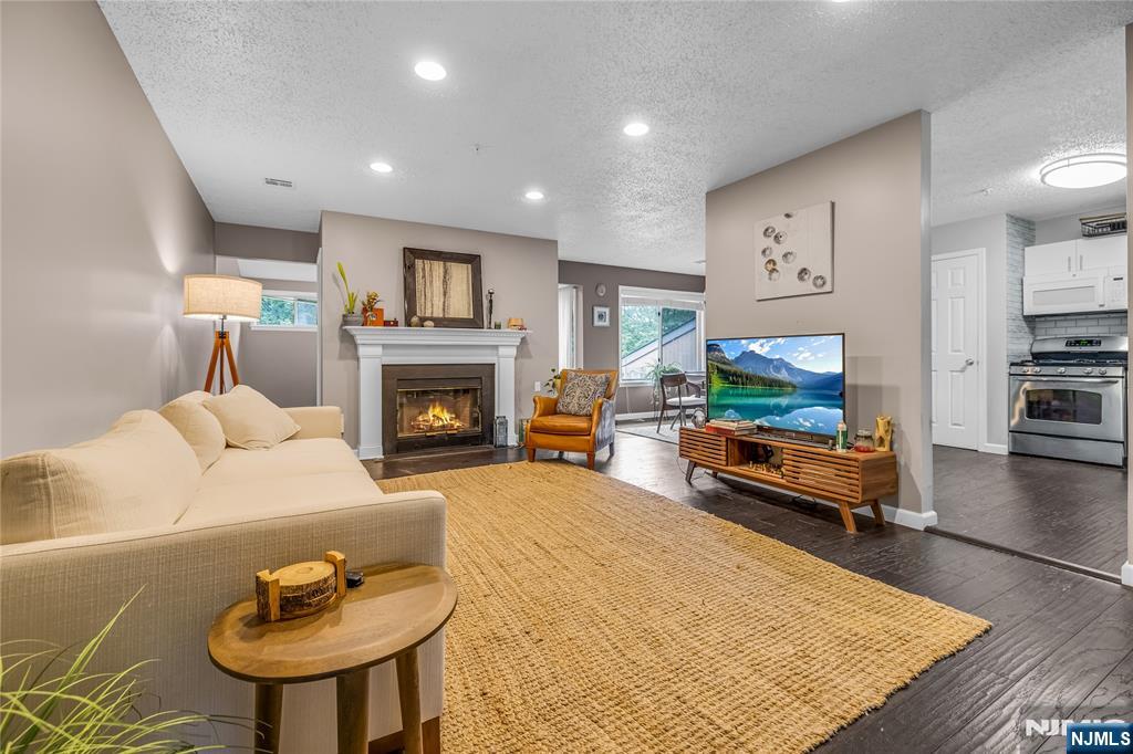 8 Larkin Circle
