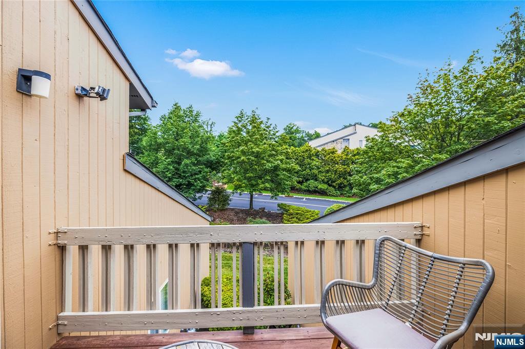 8 Larkin Circle