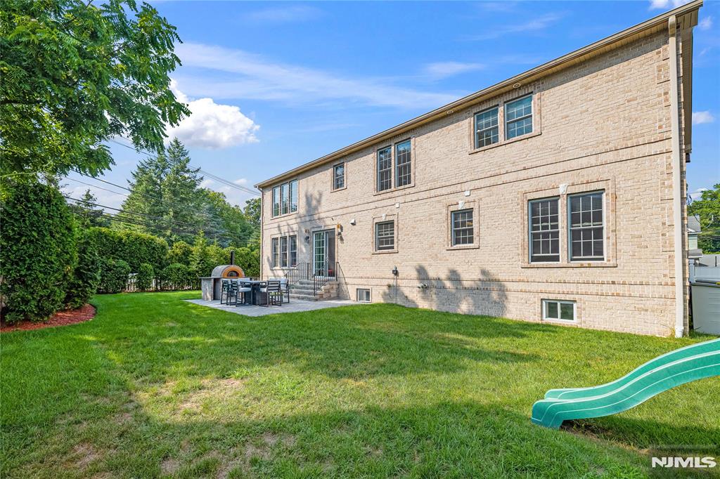 4 Holland Avenue