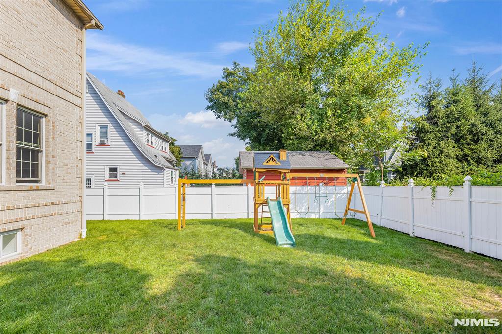 4 Holland Avenue