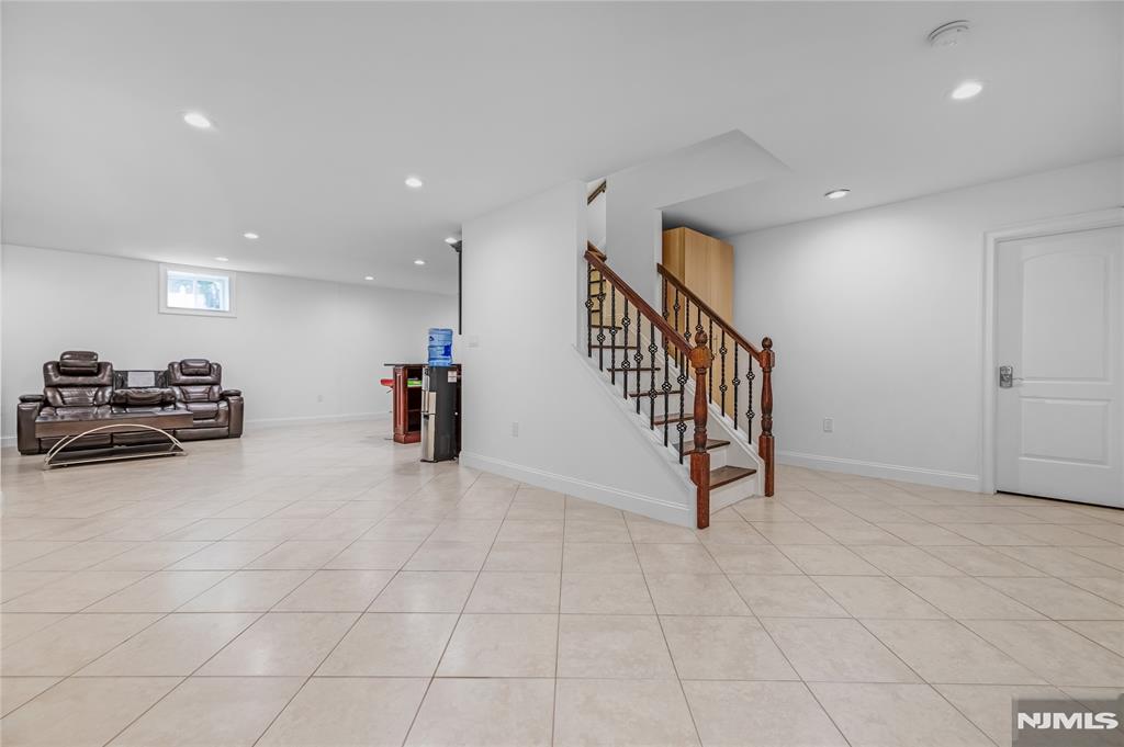 4 Holland Avenue
