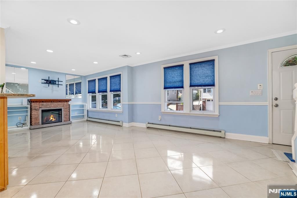 25 Smith Avenue B