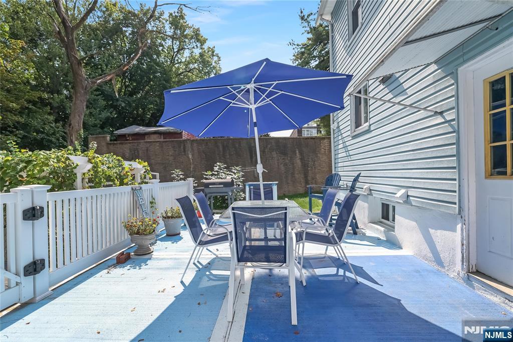 25 Smith Avenue B