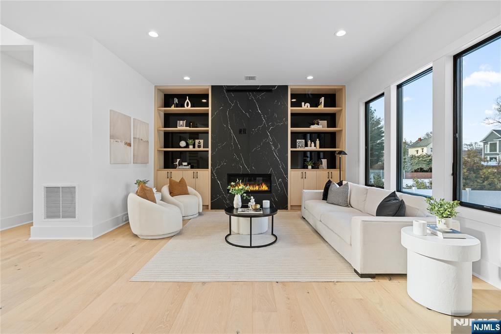 327 Harristown Road