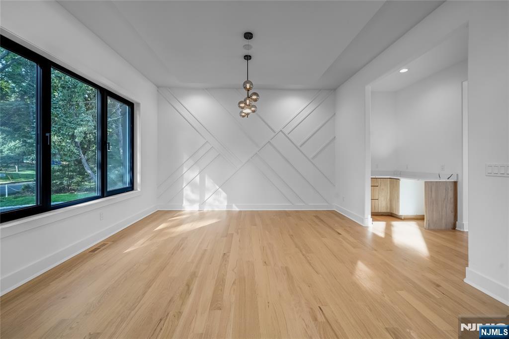 33 Oliver Road