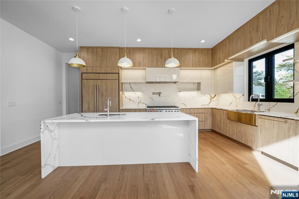 33 Oliver Road