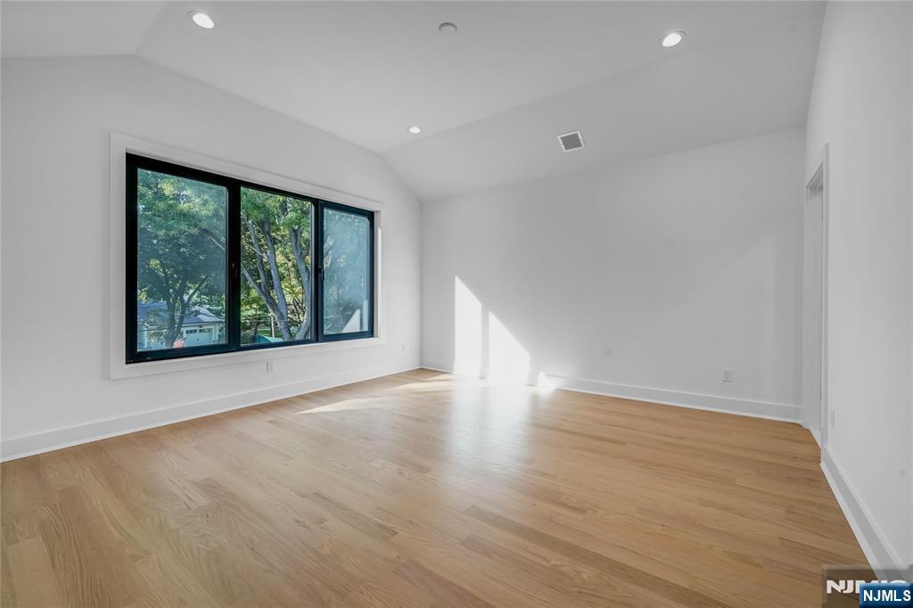 33 Oliver Road