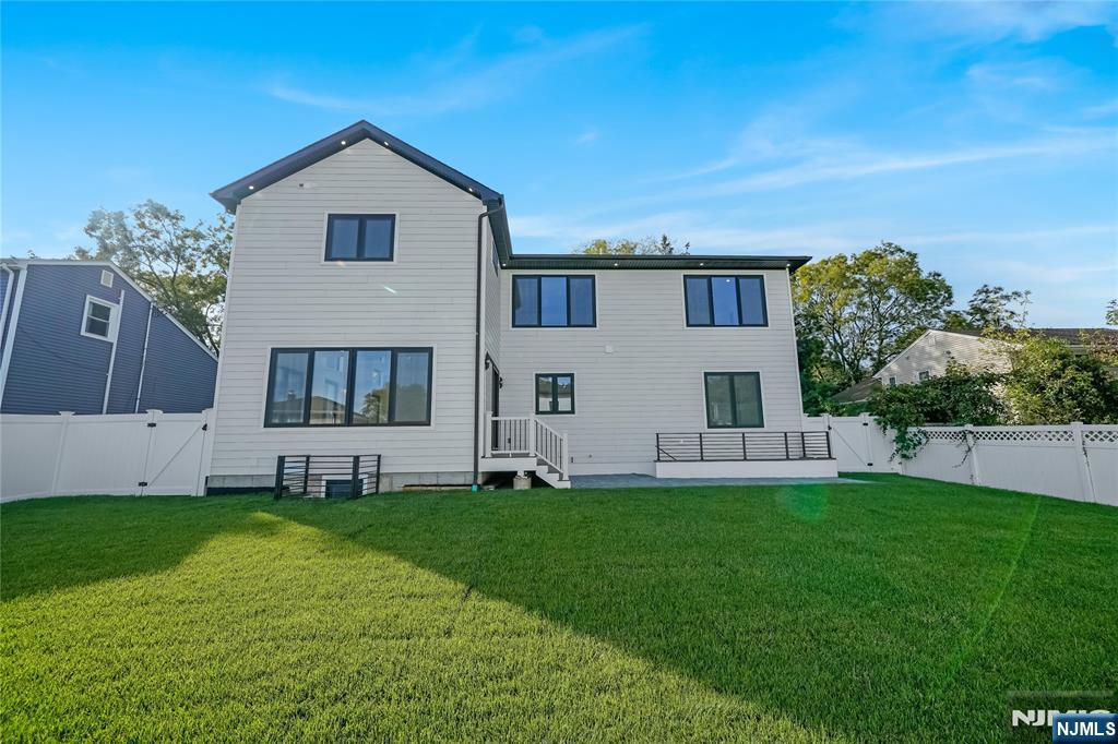 33 Oliver Road