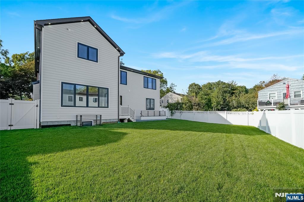 33 Oliver Road