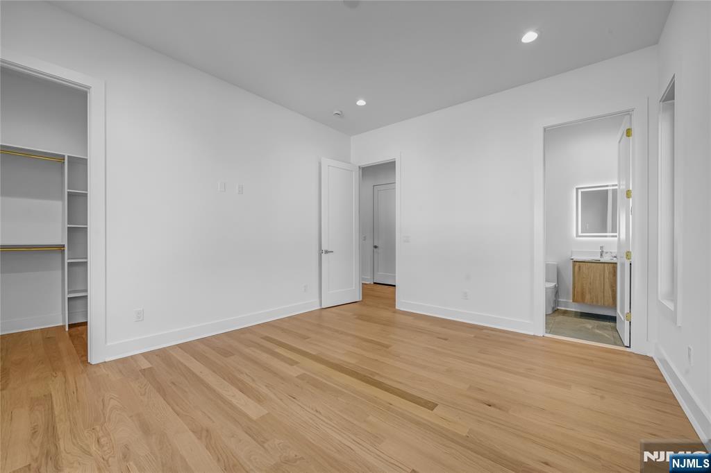 33 Oliver Road