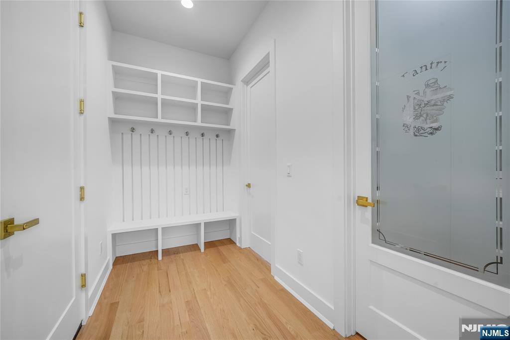 33 Oliver Road