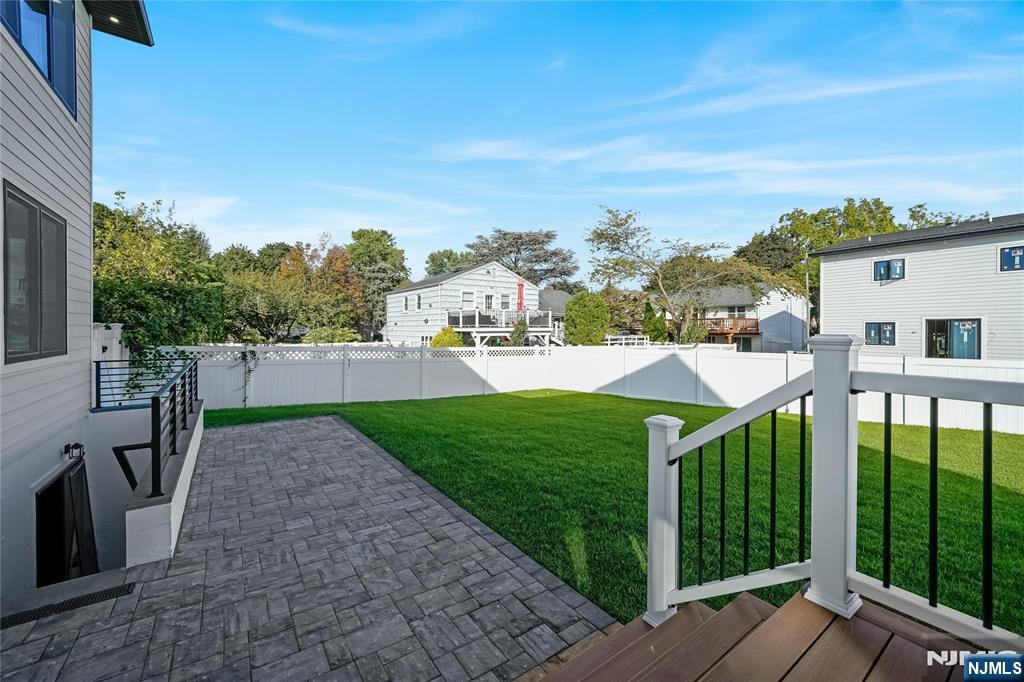 33 Oliver Road