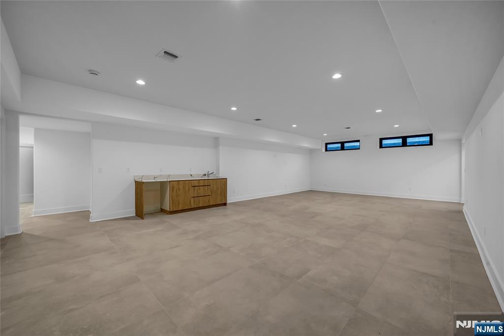 33 Oliver Road